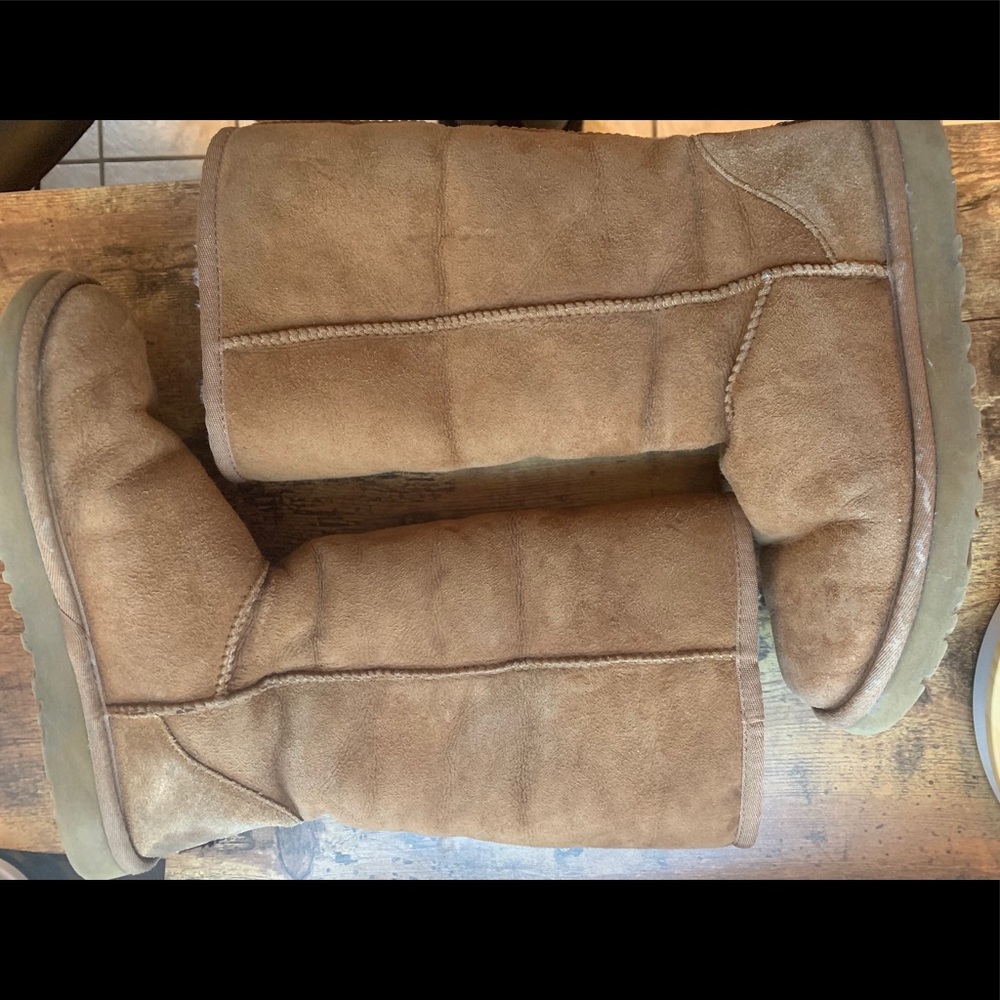 Tall chestnut Uggs